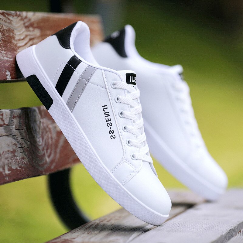 2022 Fashion White Vulcanized Sneakers Women Cheap Flat Comfortable Shoes Men's Autumn Spring Shoes Men Fashion Tennis Sneakers